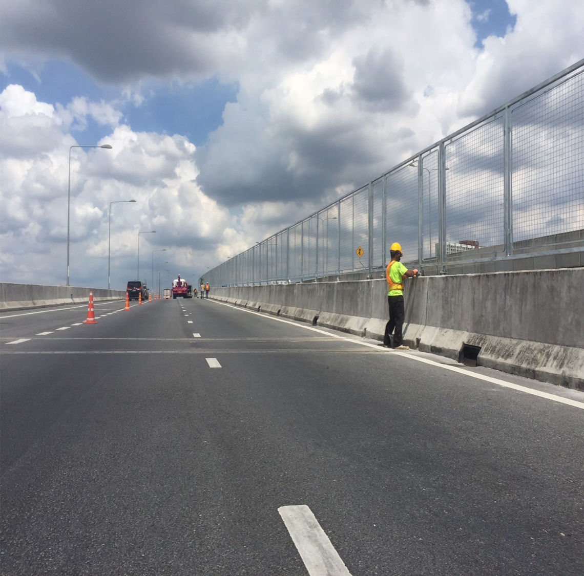 Installation of fence panels on expressways